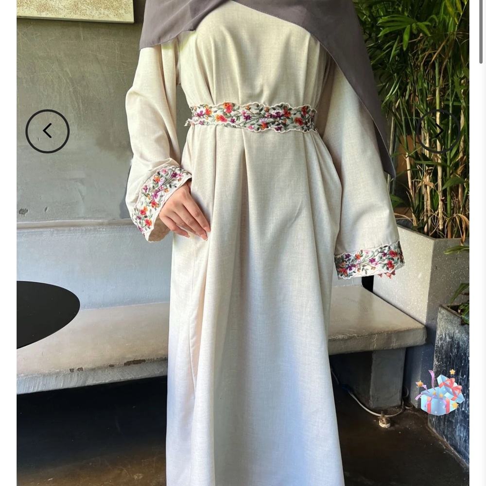 Elegant Beige Long Sleeve Dress